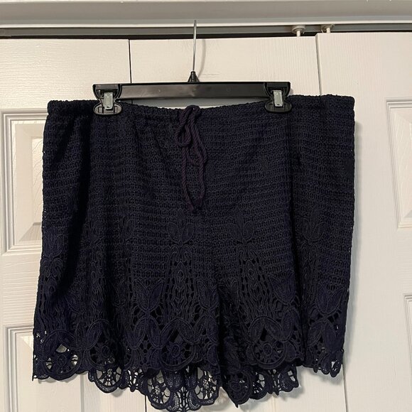 Shorts - Picture 1 of 2